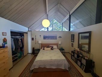 Private room with shared bathroom in great home in Palo Alto 1