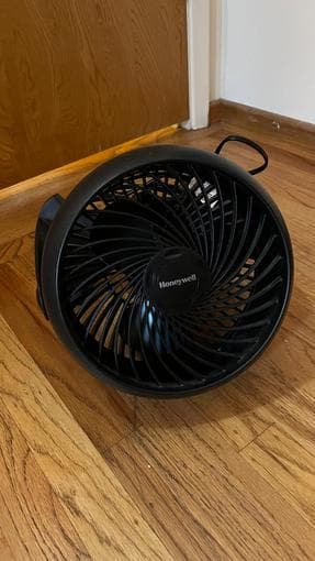 Desk fan, coffee maker and non-stick muffin pans 2