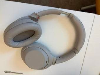 Selling SONY WH-1000XM4 Noise Canceling Headphone 1