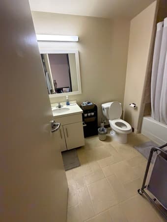 Subletting Munger Premium Studio 4