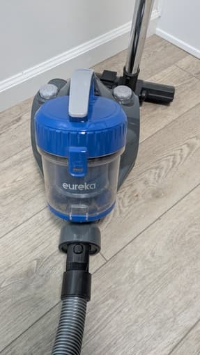 Cheap Vacuum - Eureka 3