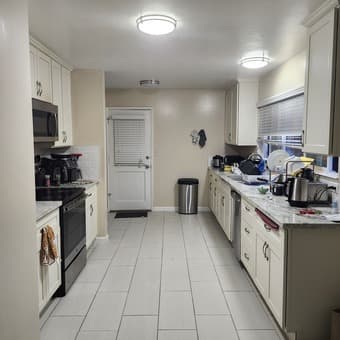 Room for Rent in Menlo Park in a big apartment, Move in January 4
