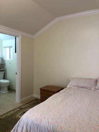 one bedroom one bath cottage for rent. 1