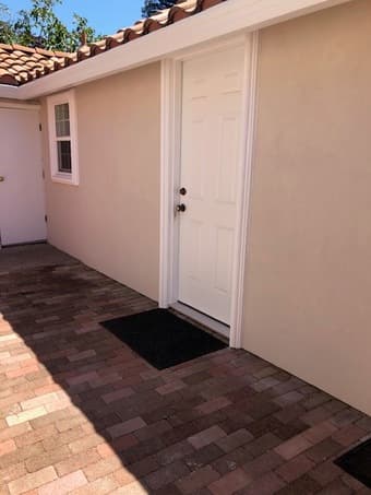 one bedroom one bath cottage for rent. 4