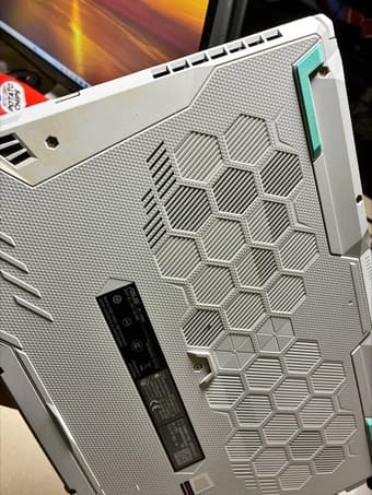 Gaming/Work Laptop with Intel i5-11400H, RTX 3050 2