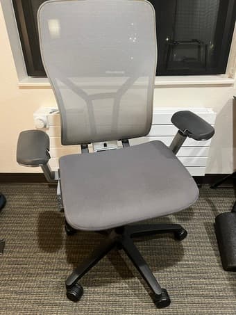 Allsteel Acuity (Tilt Broken) 1