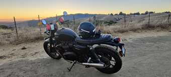 Motorcycle Triumph Street Twin 900 (2016) 4