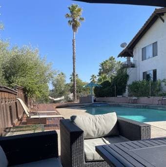 Room in large shared hosue - Redwood City - $1,400 2