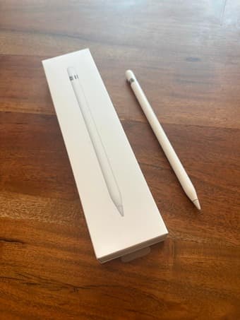 iPad 10" 32GB (6th gen) with Apple Pencil & Magnetic cover 3
