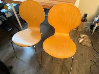 Ikea desk and 2 chairs 3