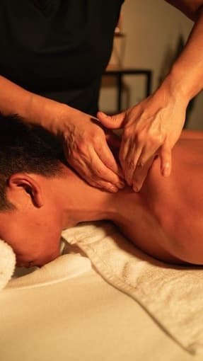 Professional Full-Body Massage Service 2