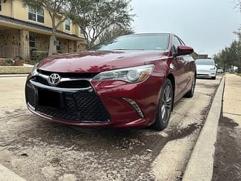 2016 Toyota Camery SE – clean title – excellent condition 1