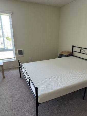 Short-term lease of a bedroom at Oak Creek Apartments: Feb 7-March 19 1