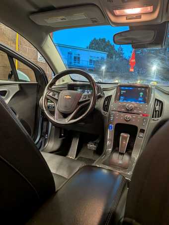 2014 Chevrolet Volt - hybrid plug-in/gas 87000 miles 4
