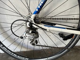 Trek Road Bike (Size 54) 3