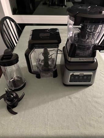 Ninja Blender/Processor, 1400 WP, 5 Functions [like new] 1