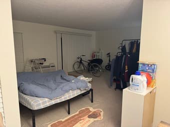 Short-term lease of a bedroom at Oak Creek Apartments: Feb 27-March 19 3