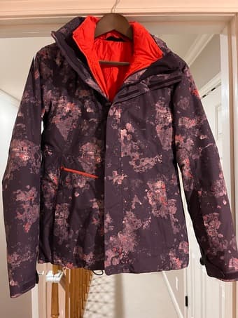 Women’s ski/snowboard gear 1