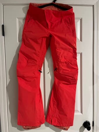 Women’s ski/snowboard gear 3