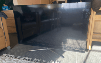 Selling Used 55-Inch 4K Ultra HD 120Hz 3D Smart LED TV 1