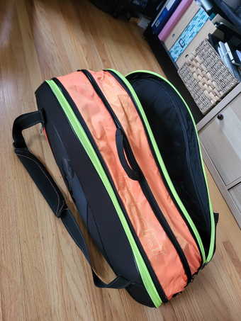 Tennis rackets, expandable bag, and balls 3