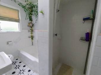 Stylish Furnished Room, Facing Beautiful Ivy Outdoors, Redwood City 4