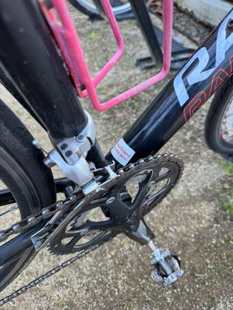 Road bike Raleigh Revenio 2.0 + lock, helmet, lights 4