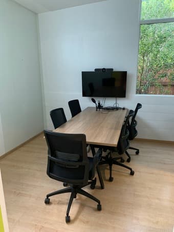 Co-working/Dedicated Desk: in Pal Alto Downtown 2