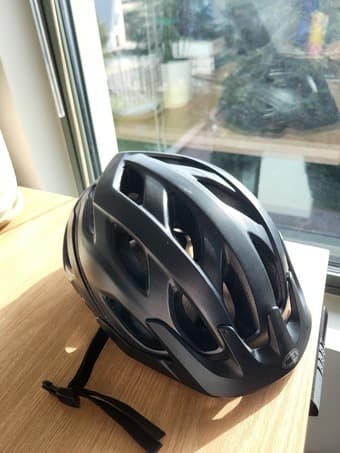 Road bike (Raleigh Revenio 2.0) + lock, helmet, lights 4