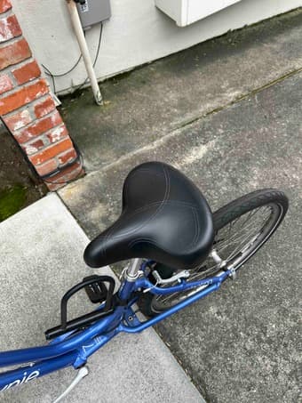 Comfort bike (Electra Townie 7D) with U-lock and phone holder  (~2/6) 4
