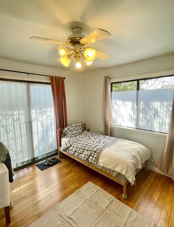Fully Furnished Room - Ideal for VSRs, Postdocs, & Staff! 4