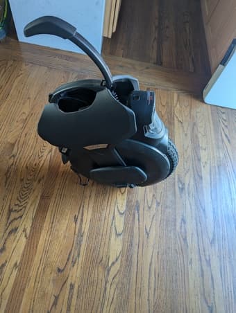 InMotion v11 Electric Unicycle (Low Miles) 1