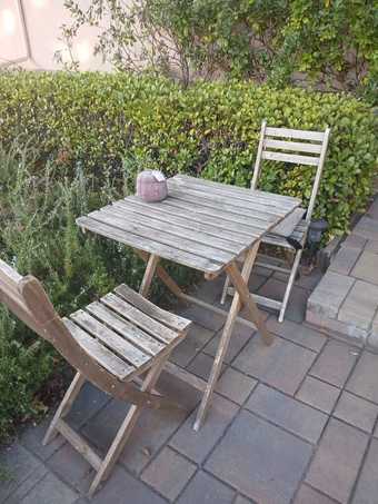Outdoor Table and chairs 1