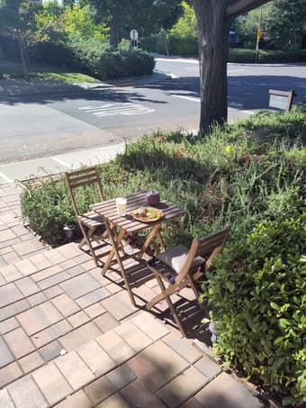 Outdoor Table and chairs 3