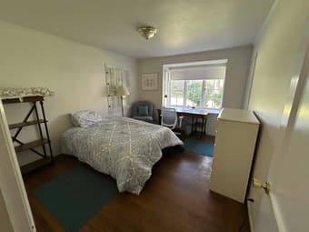 Beautiful room with private bath in Atherton 2