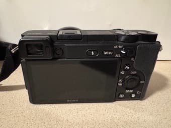 Sony Alpha 6400 APS-C Mirrorless Camera + 16-50 mm lens 2