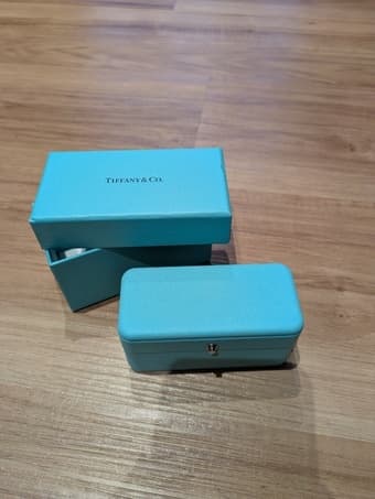 Authentic Tiffany & Co Diamond earrings - perfect Valentines day gift! 2