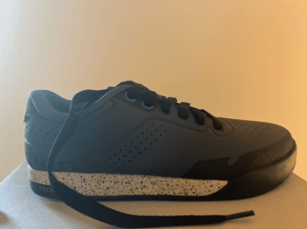 Brand new women’s mountain biking shoes (Giro latch, size 39) 2