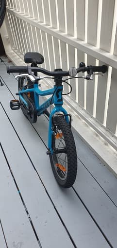 Scott Scale 16 - Lightweight Kids' Bike (Excellent Condition) 2