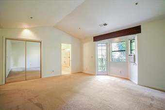 Room for Rent | Redwood City Townhouse | March 15 – July 15 (Flexible) 1