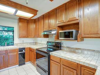 Room for Rent | Redwood City Townhouse | March 15 – July 15 (Flexible) 3