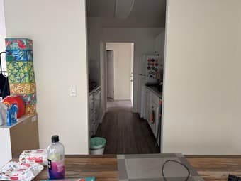 Short-term lease of a bedroom at Oak Creek Apartments: Feb 27-March 19 2