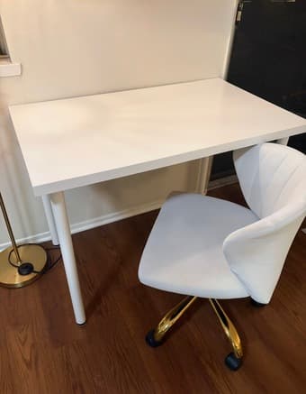 Lamp, desk+office chair, side tables 4