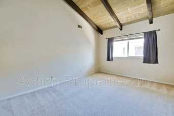 Room in 3B2B Available in Mountain View - Female Only 4