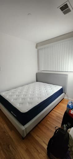 Silk&Snow bed frame (full) 1