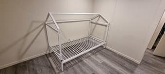 Free bed for pickup: White Metal Trundle Bed Twin XL to King twin 2