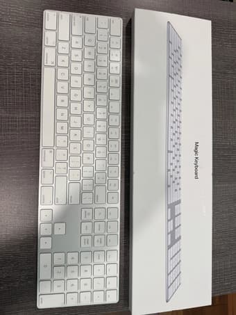 Apple Magic Keyboard & Magic Mouse 2 Bundle (Lightning) 1