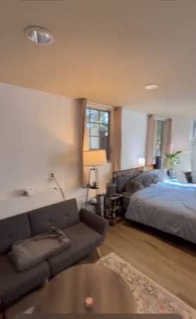 Stanford Single House - Huge Room for rent 1