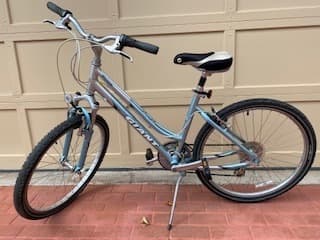 Giant Sedona Women's Bike, for person height of 5ft3 to 5ft8. 1