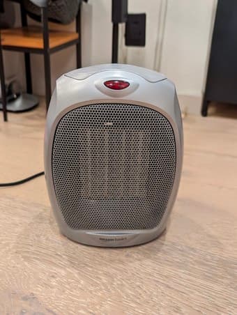 Amazon Basics Ceramic Space Heater 1